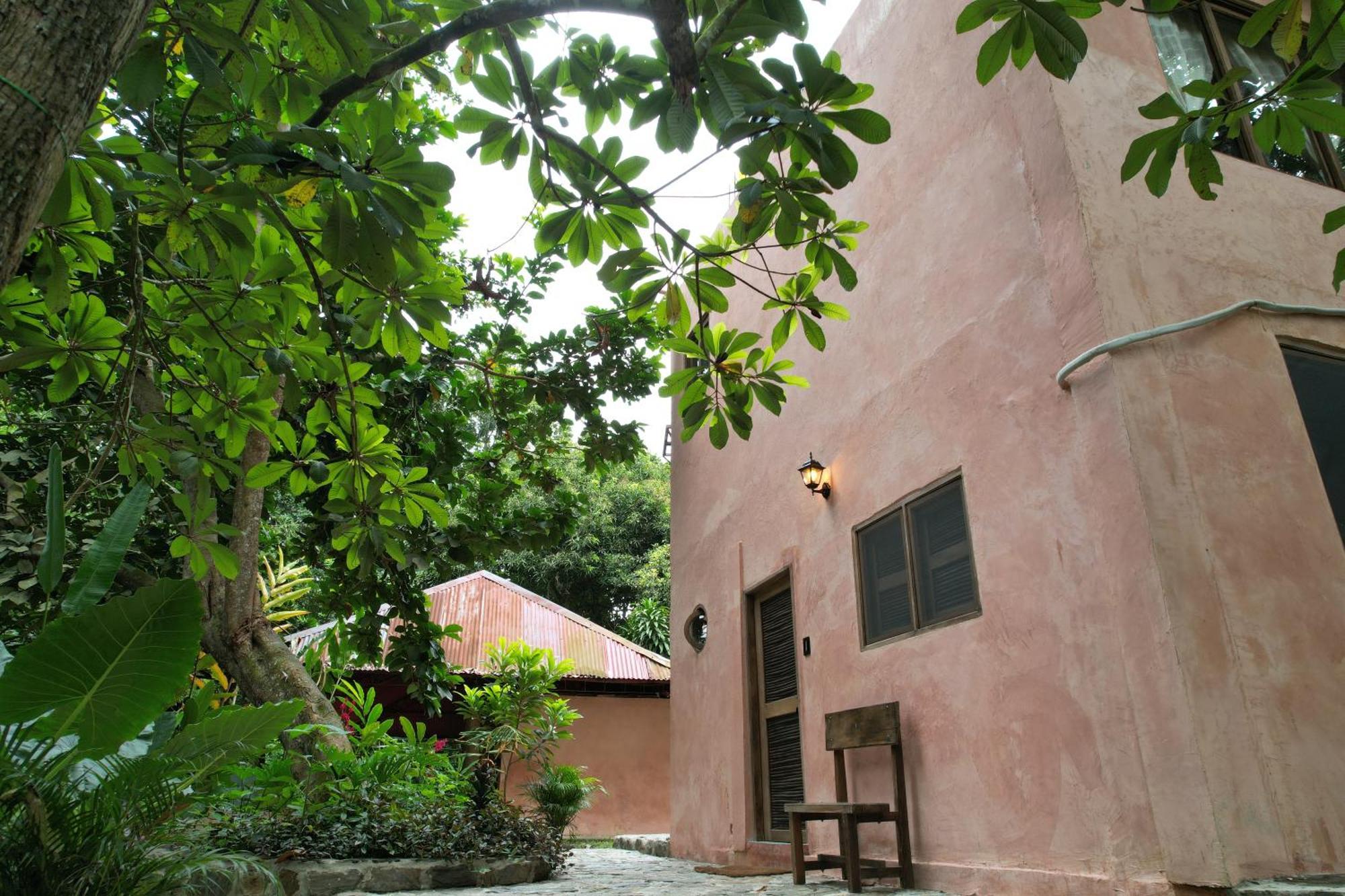 Salvia Madre Hotel
